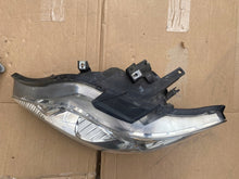 Laden Sie das Bild in den Galerie-Viewer, Frontscheinwerfer Honda City P5658 Links Scheinwerfer Headlight SCH1918615435ou