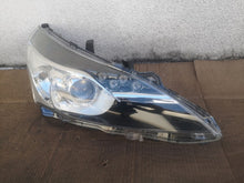 Laden Sie das Bild in den Galerie-Viewer, Frontscheinwerfer Toyota Corolla Verso 81110-0F181-00 Rechts Headlight SCH1929179967wa