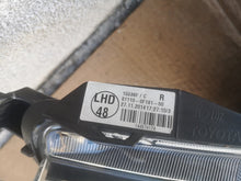 Laden Sie das Bild in den Galerie-Viewer, Frontscheinwerfer Toyota Corolla Verso 81110-0F181-00 Rechts Headlight SCH1929179967wa