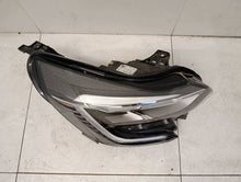 Laden Sie das Bild in den Galerie-Viewer, Frontscheinwerfer Renault Captur II 260106767R Rechts Scheinwerfer Headlight SCH1936513467xt