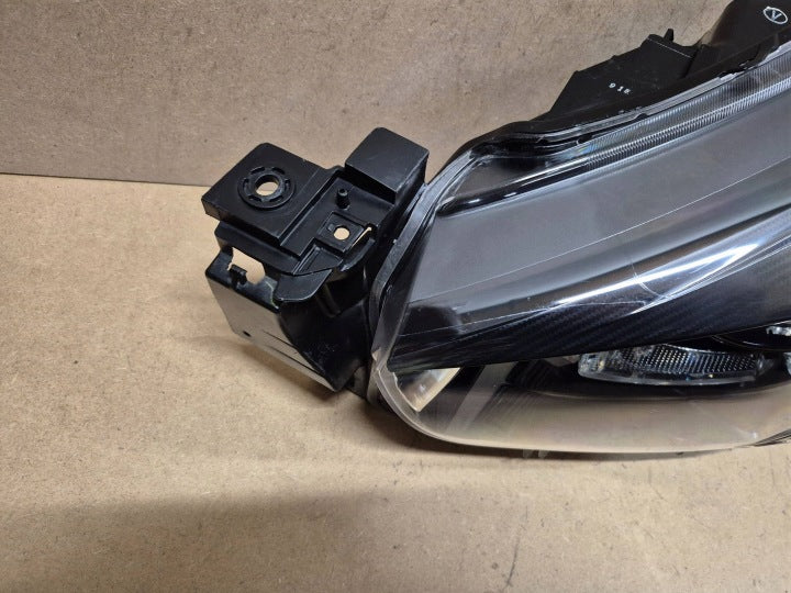 Frontscheinwerfer Mazda 2 D09K-51040 LED Links Scheinwerfer Headlight SCH1938031131ik