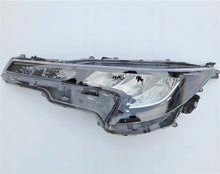 Laden Sie das Bild in den Galerie-Viewer, Frontscheinwerfer Toyota Corolla 81150-02S60 LED Links Scheinwerfer Headlight SCH1943749457cd