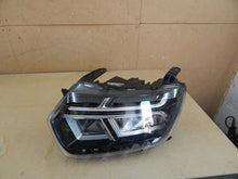 Laden Sie das Bild in den Galerie-Viewer, Frontscheinwerfer Dacia Duster 260602515R LED Links Scheinwerfer Headlight SCH1954549409uc