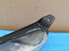 Laden Sie das Bild in den Galerie-Viewer, Frontscheinwerfer Ford Fiesta I C1BB-13W030-AH Links Scheinwerfer Headlight SCH1955274758tt
