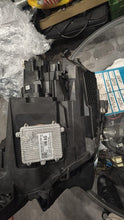 Laden Sie das Bild in den Galerie-Viewer, Frontscheinwerfer Skoda Kamiq 655941016 Rechts Scheinwerfer Headlight SCH1957576211av
