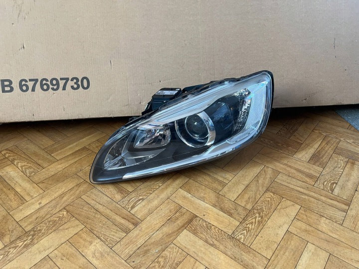 Frontscheinwerfer Volvo S60 31420261 Links Scheinwerfer Headlight SCH1970485240gu