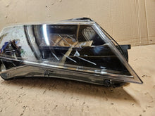 Laden Sie das Bild in den Galerie-Viewer, Frontscheinwerfer Skoda Superb III 3V1941016A Xenon Rechts Headlight SCH1979108378lw