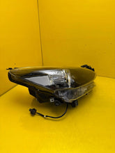 Laden Sie das Bild in den Galerie-Viewer, Frontscheinwerfer Mazda II D43N-51030 Xenon Rechts Scheinwerfer Headlight SCH1979372122mz