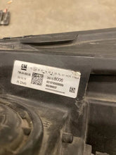 Laden Sie das Bild in den Galerie-Viewer, Frontscheinwerfer Opel Astra K 39158006 Rechts Scheinwerfer Headlight SCH1980011815tw