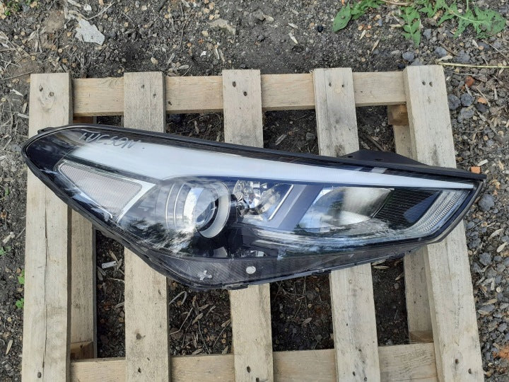 Frontscheinwerfer Hyundai Tucson 92102D7110 Rechts Scheinwerfer Headlight SCH1995405685lu
