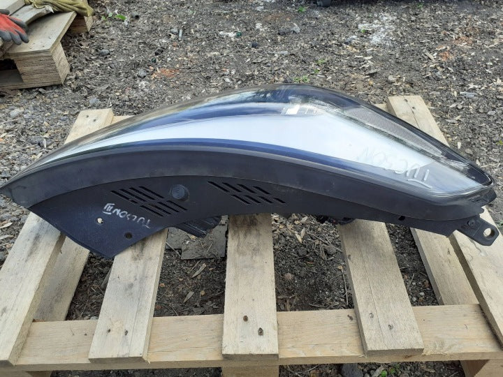 Frontscheinwerfer Hyundai Tucson 92102D7110 Rechts Scheinwerfer Headlight SCH1995405685lu