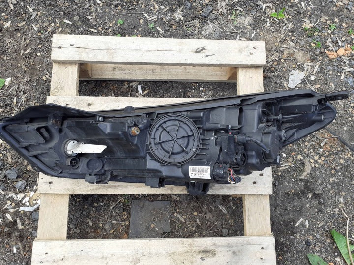 Frontscheinwerfer Hyundai Tucson 92102D7110 Rechts Scheinwerfer Headlight SCH1995405685lu