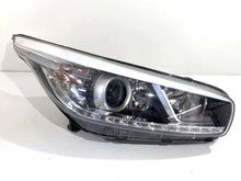 Laden Sie das Bild in den Galerie-Viewer, Frontscheinwerfer Kia Ceed 92102-A2350 Rechts Scheinwerfer Headlight SCH1999708499dv