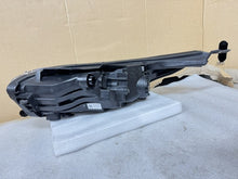 Laden Sie das Bild in den Galerie-Viewer, Frontscheinwerfer Kia Ceed J792111020 Rechts Scheinwerfer Headlight SCH2015102495rp