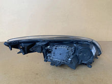 Laden Sie das Bild in den Galerie-Viewer, Frontscheinwerfer Renault Megane III 260602446R Links Scheinwerfer Headlight SCH2015370064ve