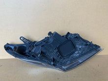 Laden Sie das Bild in den Galerie-Viewer, Frontscheinwerfer Renault Megane III 260602446R Links Scheinwerfer Headlight SCH2015370064ve