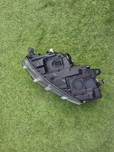 Laden Sie das Bild in den Galerie-Viewer, Frontscheinwerfer Skoda Octavia III 5E1941018A Rechts Scheinwerfer Headlight SCH2016795809vb
