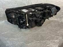 Laden Sie das Bild in den Galerie-Viewer, Frontscheinwerfer BMW 6 Gran Turismo G32 5A38902 LED Rechts Headlight SCH2018946644yi