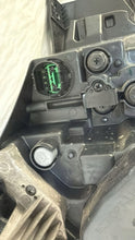Load image into Gallery viewer, Frontscheinwerfer Hyundai I20 92101-QO100 Links Scheinwerfer Headlight SCH2020125784xd