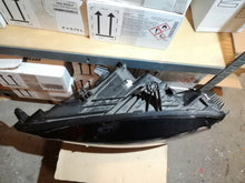 Load image into Gallery viewer, Frontscheinwerfer Volvo 32228809 LED Links Scheinwerfer Headlight SCH2037589730yx