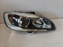 Load image into Gallery viewer, Frontscheinwerfer Volvo V60 I S60 31698826 Xenon Rechts Scheinwerfer Headlight SCH2040562421se
