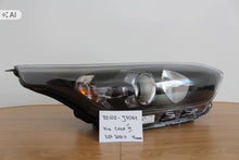 Laden Sie das Bild in den Galerie-Viewer, Frontscheinwerfer Kia Ceed 92102-J7061 Rechts Scheinwerfer Headlight SCH2042136707pn