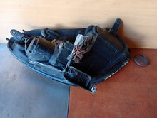Laden Sie das Bild in den Galerie-Viewer, Frontscheinwerfer Subaru 84001XA01A Links Scheinwerfer Headlight SCH2045108921ac