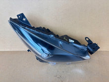Laden Sie das Bild in den Galerie-Viewer, Frontscheinwerfer Mazda Bm B63C-51030 Rechts Scheinwerfer Headlight SCH2050494961vx