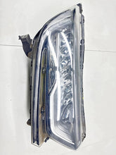 Laden Sie das Bild in den Galerie-Viewer, Frontscheinwerfer Honda Cr-V V 6182822 Rechts Scheinwerfer Headlight SCH2077658112iz