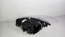 Laden Sie das Bild in den Galerie-Viewer, Frontscheinwerfer BMW F10 7203245-18 Rechts Scheinwerfer Headlight SCH2083947677cg