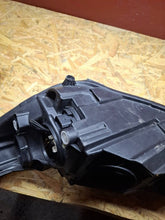 Laden Sie das Bild in den Galerie-Viewer, Frontscheinwerfer Ford Focus JX7B13W030 Rechts Scheinwerfer Headlight SCH2086762815fn