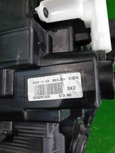 Laden Sie das Bild in den Galerie-Viewer, Frontscheinwerfer Hyundai Kona 92102BE050 R009E06G5SG Rechts Headlight SCH2095015916ea