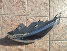 Laden Sie das Bild in den Galerie-Viewer, Frontscheinwerfer Kia Rio 92101-H8 Links Scheinwerfer Headlight SCH2099942746xw