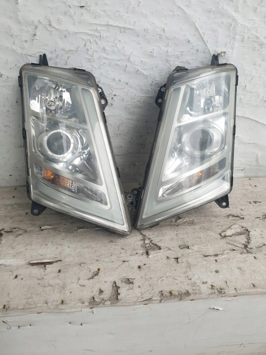 Frontscheinwerfer Volvo 22239253 Ein Satz Scheinwerfer Headlight SCH2104973744oq