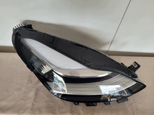 Laden Sie das Bild in den Galerie-Viewer, Frontscheinwerfer Tesla 1077376-00-C Rechts Scheinwerfer Headlight SCH2110711930uh