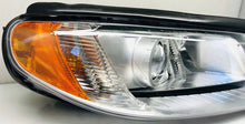 Laden Sie das Bild in den Galerie-Viewer, Frontscheinwerfer Volvo V70 31214348 Rechts Scheinwerfer Headlight SCH2131161036hh
