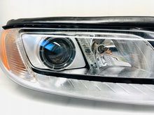Laden Sie das Bild in den Galerie-Viewer, Frontscheinwerfer Volvo V70 31214348 Rechts Scheinwerfer Headlight SCH2131161036hh