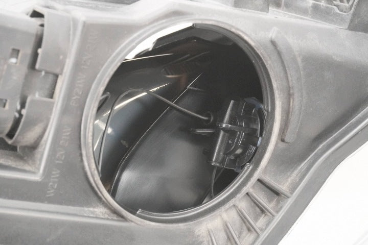 Frontscheinwerfer Ford Focus III BM51-13W030-CK Links Scheinwerfer Headlight SCH2135613135xc