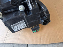 Laden Sie das Bild in den Galerie-Viewer, Frontscheinwerfer Volvo 80000401 Links Scheinwerfer Headlight SCH2141881635gd