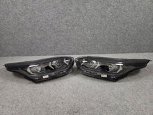 Load image into Gallery viewer, Frontscheinwerfer Kia Ceed 92101J7500 Ein Satz Scheinwerfer Headlight SCH2148817698cv