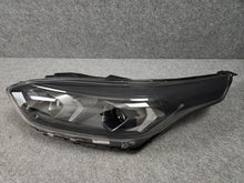 Load image into Gallery viewer, Frontscheinwerfer Kia Ceed 92101J7500 Ein Satz Scheinwerfer Headlight SCH2148817698cv