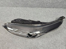 Load image into Gallery viewer, Frontscheinwerfer Kia Ceed 92101J7500 Ein Satz Scheinwerfer Headlight SCH2148817698cv