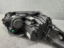 Load image into Gallery viewer, Frontscheinwerfer Kia Ceed 92101J7500 Ein Satz Scheinwerfer Headlight SCH2148817698cv