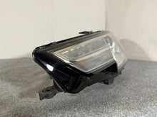 Laden Sie das Bild in den Galerie-Viewer, Frontscheinwerfer Audi A4 B9 8W0941005 Xenon Links Scheinwerfer Headlight SCH2156654532ly