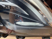Laden Sie das Bild in den Galerie-Viewer, Frontscheinwerfer Mercedes-Benz X156 A1569062400 Xenon Rechts Headlight SCH2177643693tp
