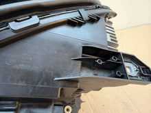 Laden Sie das Bild in den Galerie-Viewer, Frontscheinwerfer Mercedes-Benz X156 A1569062400 Xenon Rechts Headlight SCH2177643693tp