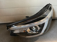 Laden Sie das Bild in den Galerie-Viewer, Frontscheinwerfer Subaru Forester 100-6040 Links Scheinwerfer Headlight SCH2181918745yv