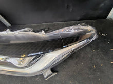 Laden Sie das Bild in den Galerie-Viewer, Frontscheinwerfer Toyota Yaris 1219147284 Links Scheinwerfer Headlight SCH2210842958at