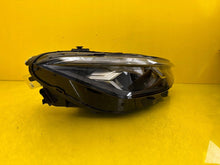 Laden Sie das Bild in den Galerie-Viewer, Frontscheinwerfer VW Passat 3J1941006 LED Rechts Scheinwerfer Headlight SCH2213276983rk