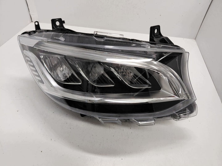 Frontscheinwerfer Mercedes-Benz Sprinter A9109069100 Rechts Headlight SCH2231040681lr